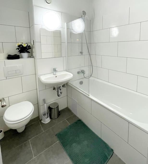 Grosse 3-Zimmer Wohnung, Zentrale Lage. Мильгейм-на-Руре Экстерьер фото