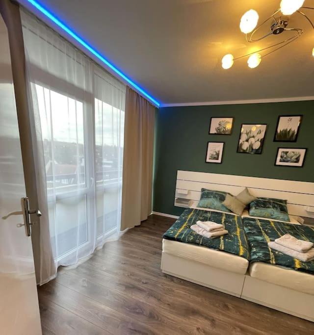 Grosse 3-Zimmer Wohnung, Zentrale Lage. Мильгейм-на-Руре Экстерьер фото
