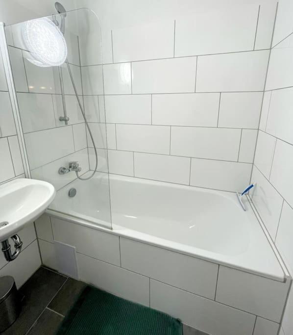 Grosse 3-Zimmer Wohnung, Zentrale Lage. Мильгейм-на-Руре Экстерьер фото