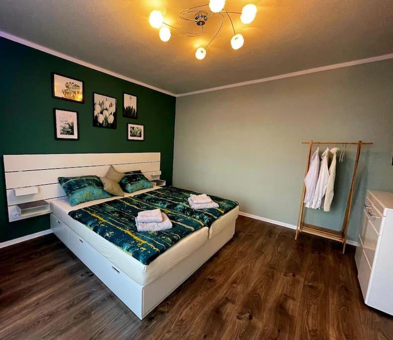 Grosse 3-Zimmer Wohnung, Zentrale Lage. Мильгейм-на-Руре Экстерьер фото