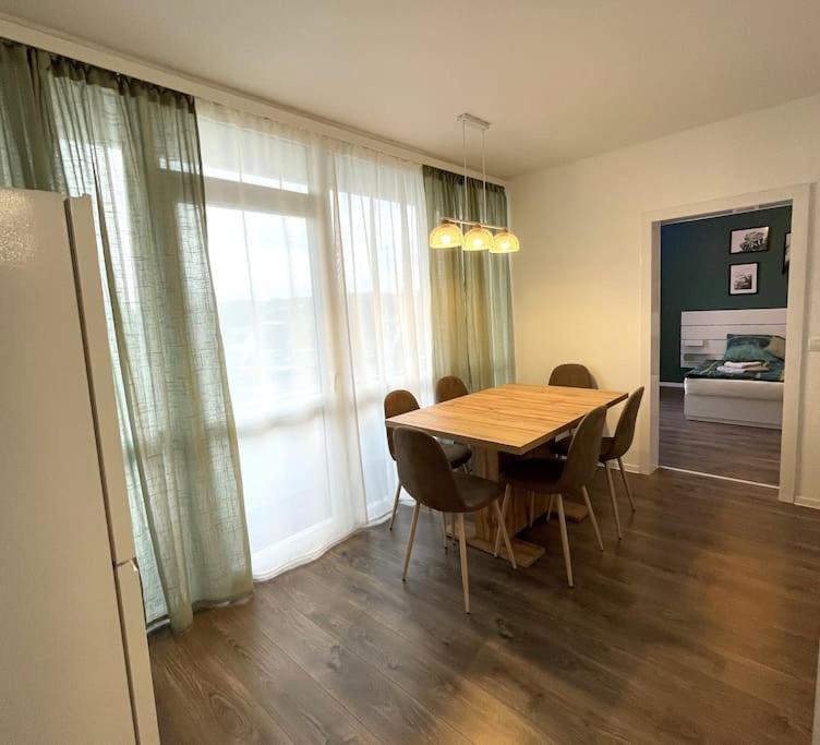 Grosse 3-Zimmer Wohnung, Zentrale Lage. Мильгейм-на-Руре Экстерьер фото